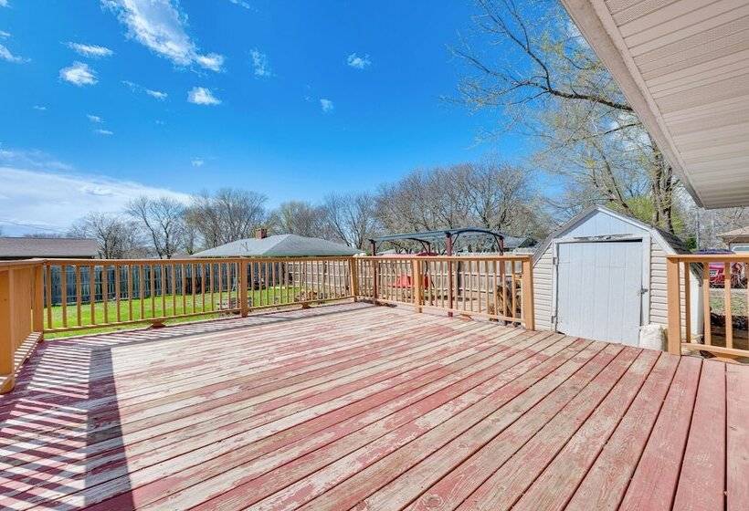 Newly Remodeled Home In Storm Lake W/ Private Yard