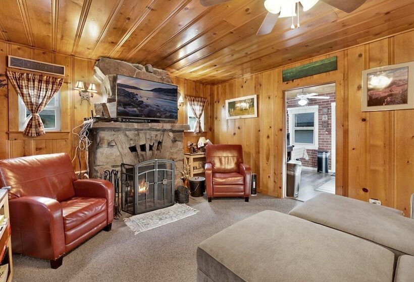 Old School Log Cabin #2340