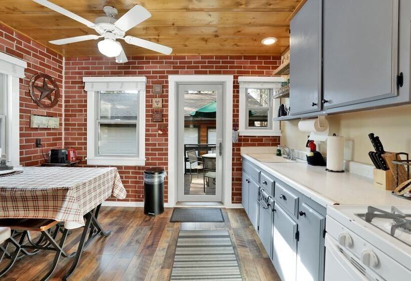 Old School Log Cabin #2340