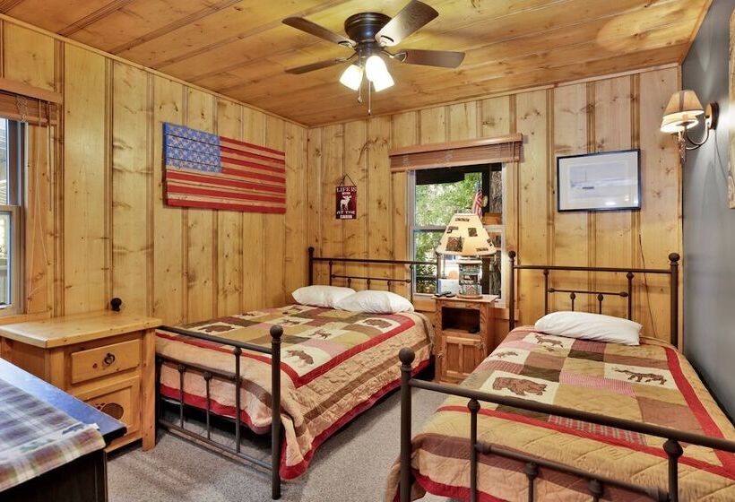 Old School Log Cabin #2340