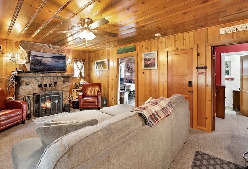 Old School Log Cabin #2340