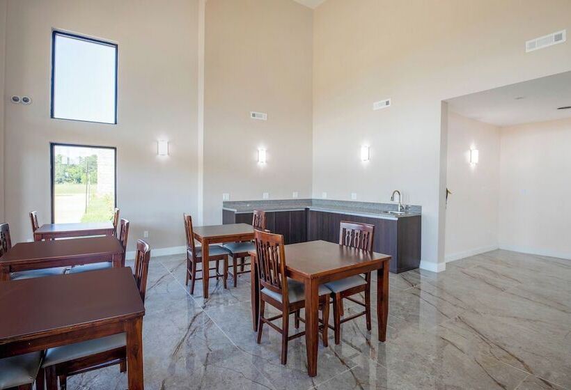 Oyo Hotel Adairsville Calhoun South I 75