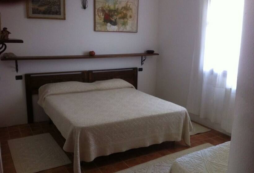 פנסיון Ai Monti Del Gennargentu