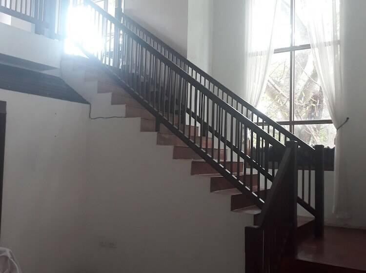 بنسيون Encore Beachside