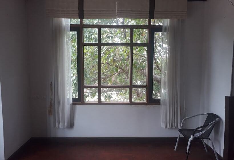 بنسيون Encore Beachside