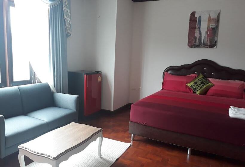 بنسيون Encore Beachside