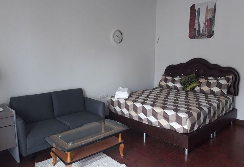 بنسيون Encore Beachside