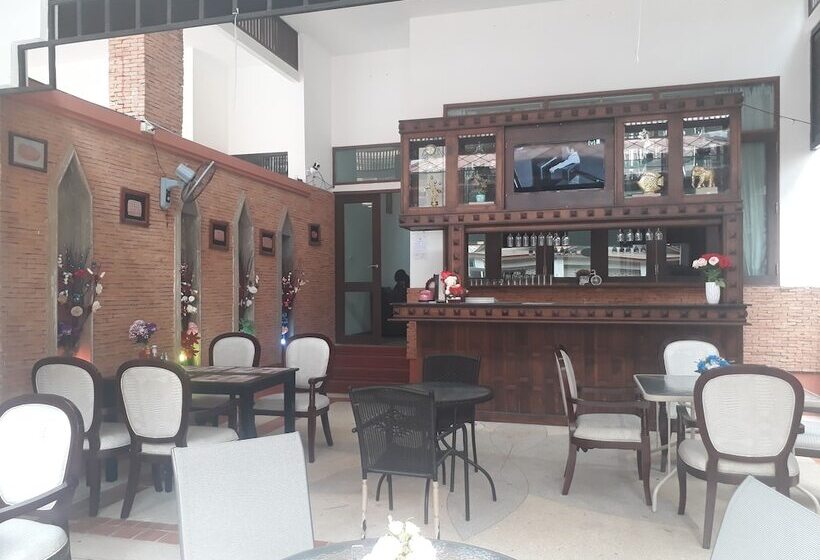 بنسيون Encore Beachside