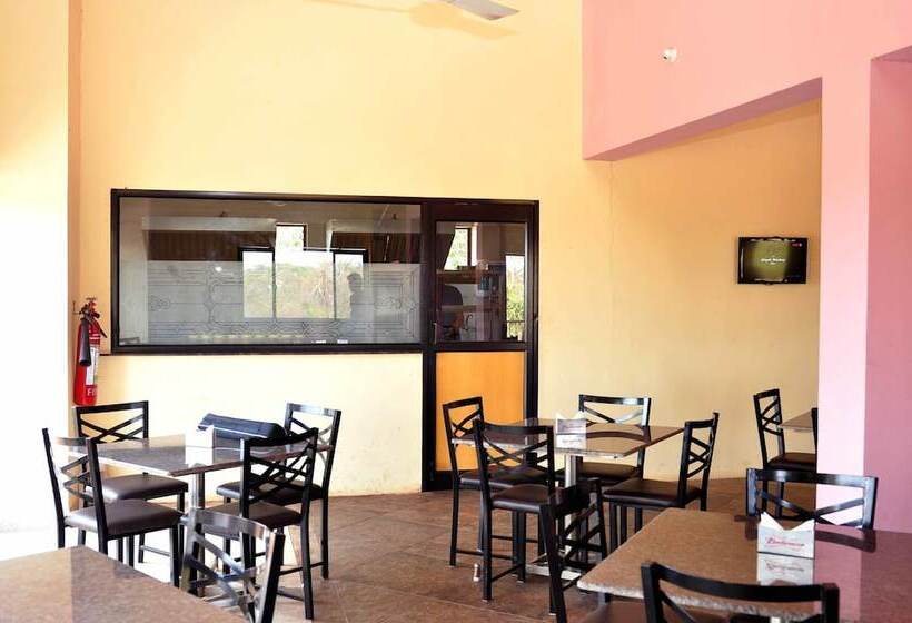 펜션 Gomes Pousada Guest House