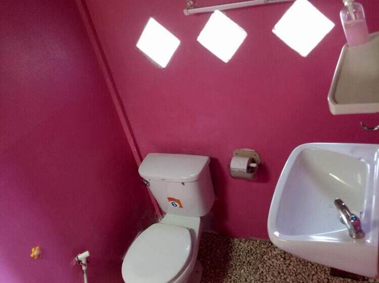 Pensió Hou Hug Chiangkhan 1