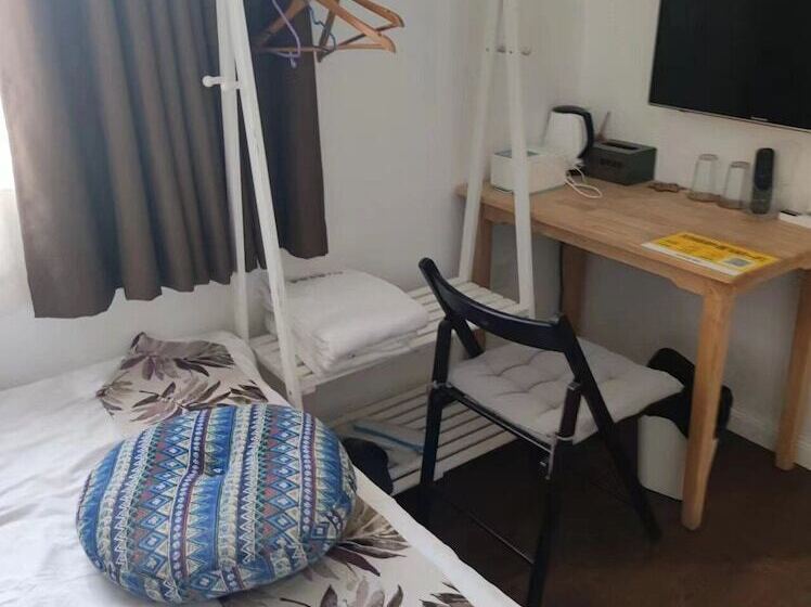 פנסיון Shanghai Hua Xi Shui Xie Guesthouse