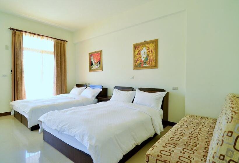 پانسیون Star House 101