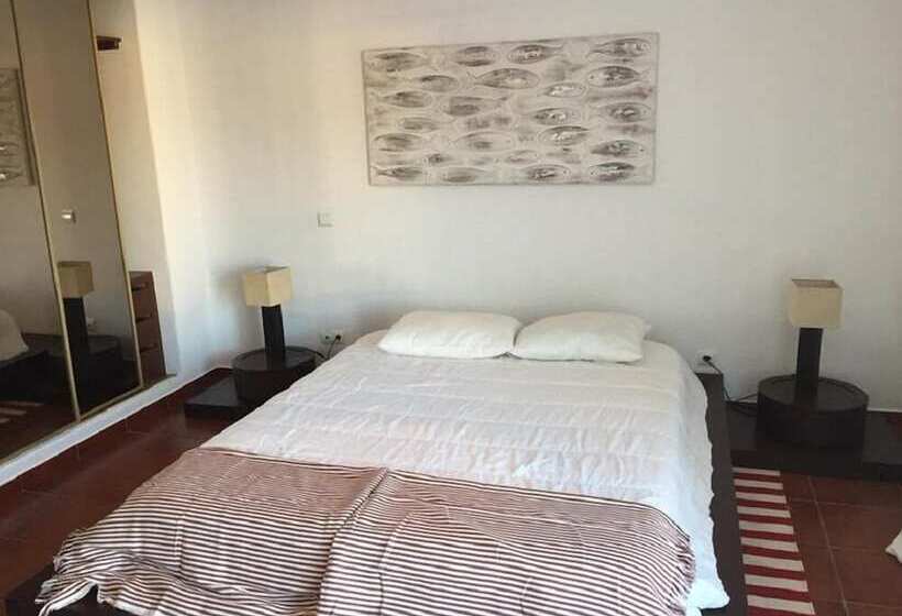 بنسيون Villa Meco