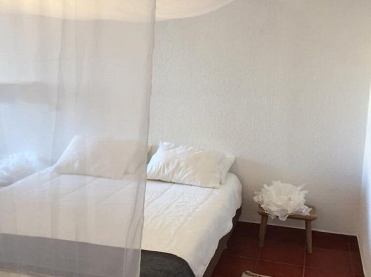 بنسيون Villa Meco