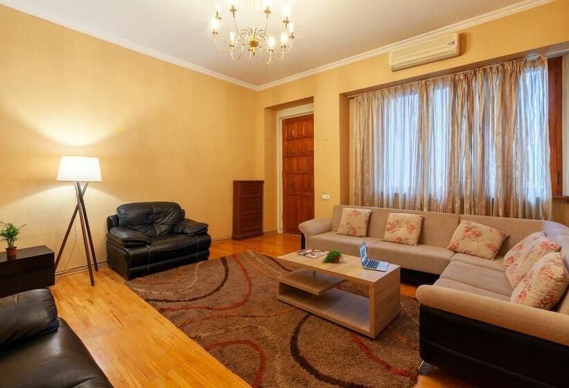 پانسیون Yard 11