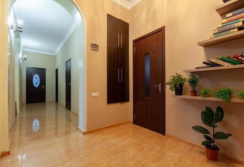 پانسیون Yard 11