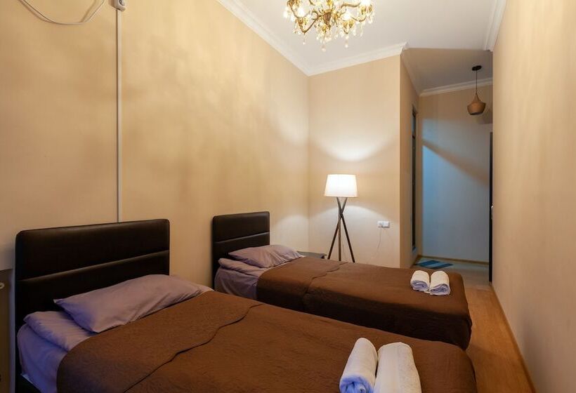 پانسیون Yard 11