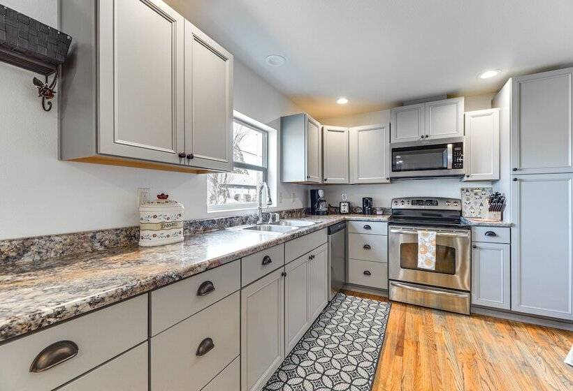 Pet Friendly Home: 29 Mi To Olympic National Park!