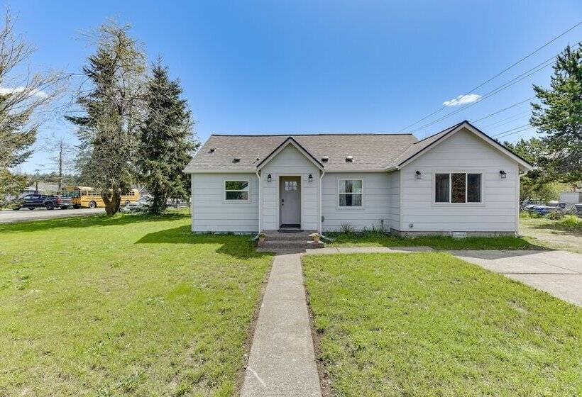 Pet Friendly Home: 29 Mi To Olympic National Park!