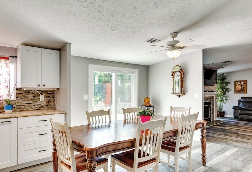 Pet Friendly Palm City Home: 14 Mi To Beach!