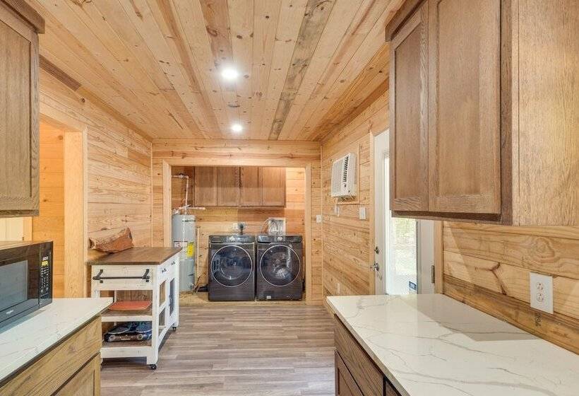 Quiet Hemphill Cabin Retreat Near Toledo Bend Lake