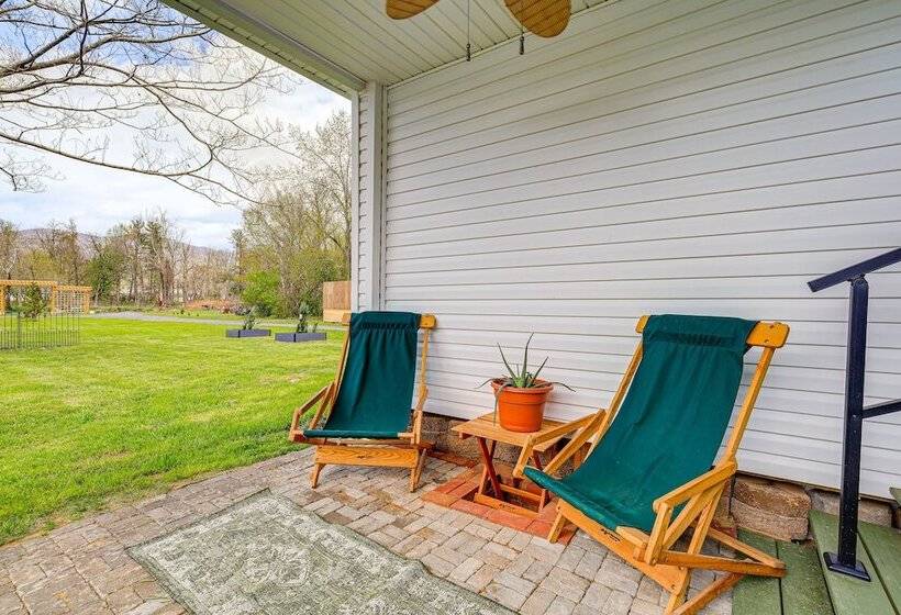 Riverfront Tennessee Retreat W/ Patio & Boat Ramp!