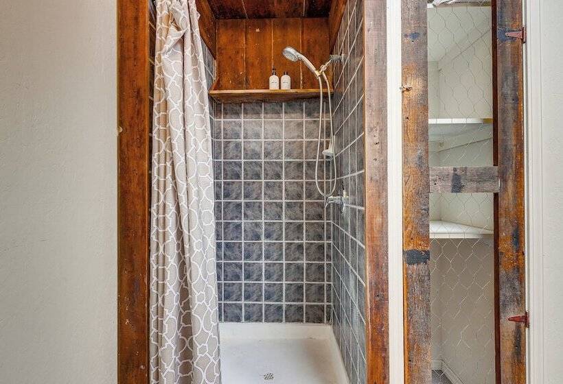 Secluded Home In The Heart Of Wine Country!