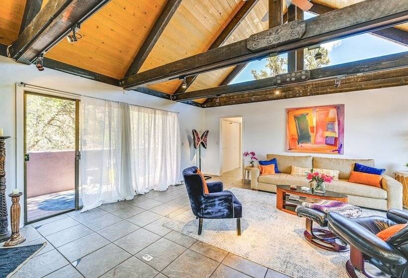 Sedona Red Rock Retreat: Walk To Hiking Trails!