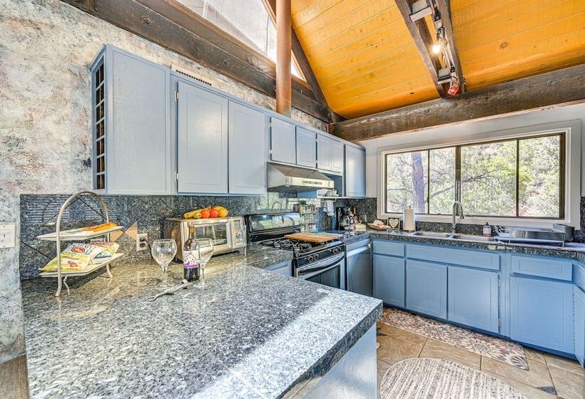 Sedona Red Rock Retreat: Walk To Hiking Trails!