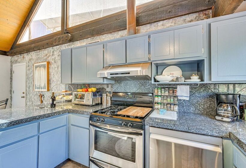 Sedona Red Rock Retreat: Walk To Hiking Trails!