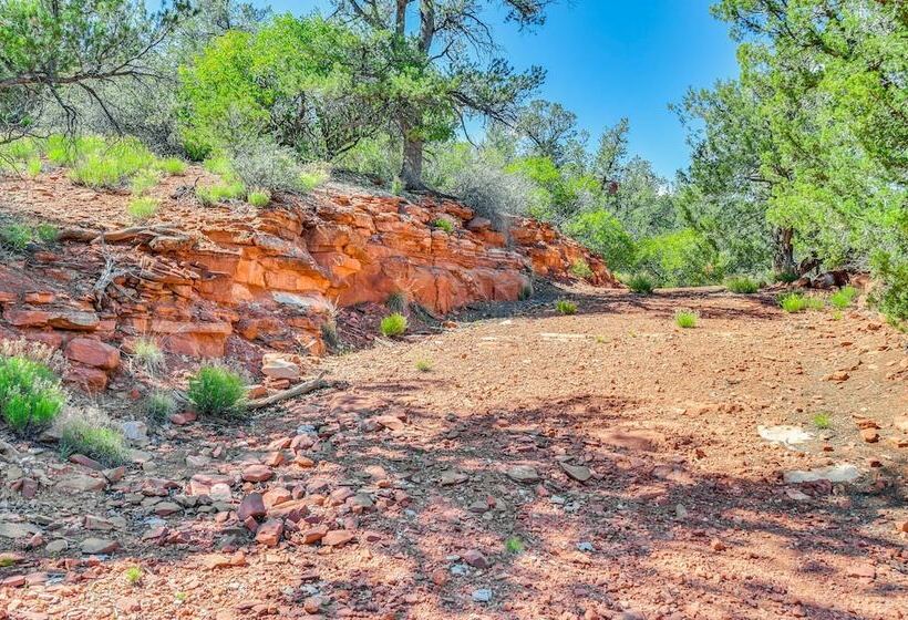 Sedona Red Rock Retreat: Walk To Hiking Trails!