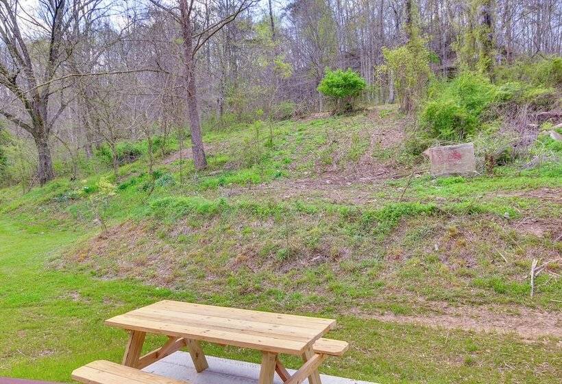 Serene Beattyville Cabin: 24 Mi To Red River Gorge