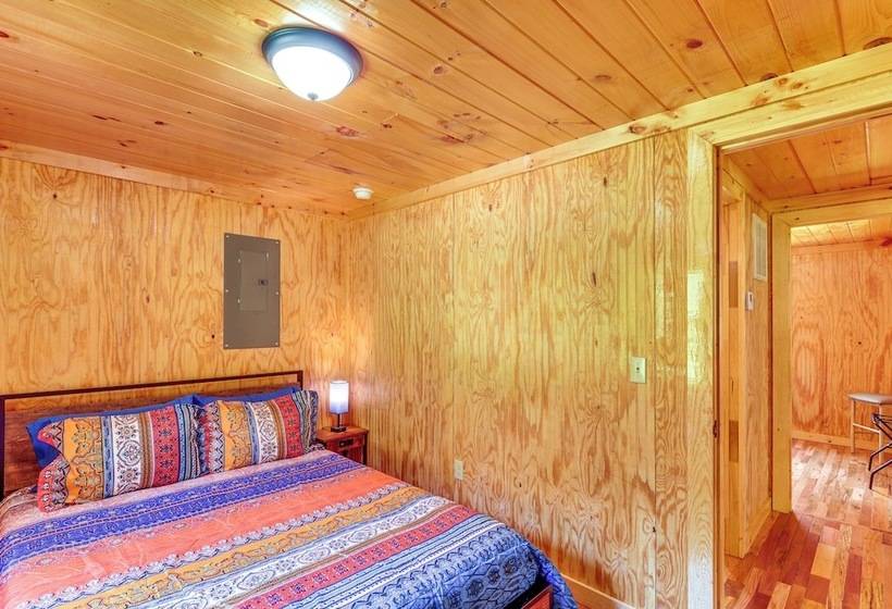 Serene Beattyville Cabin: 24 Mi To Red River Gorge