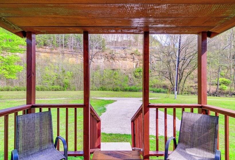 Serene Beattyville Cabin: 24 Mi To Red River Gorge