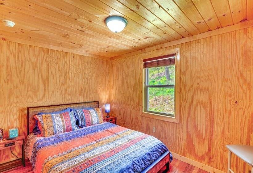 Serene Beattyville Cabin: 24 Mi To Red River Gorge