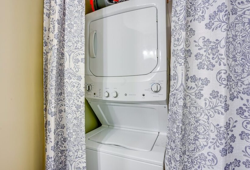 Serene Roseland Retreat Near Wintergreen Resort!