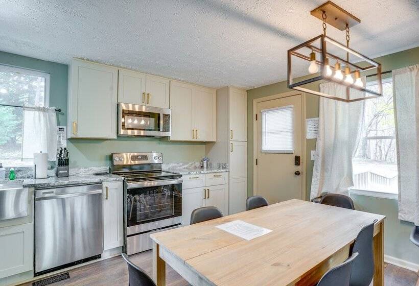 Serene Roseland Retreat Near Wintergreen Resort!