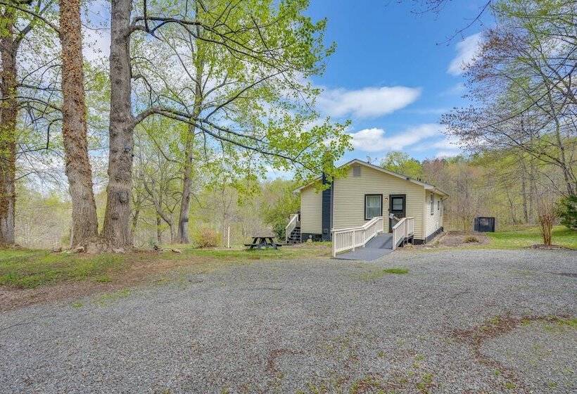 Serene Roseland Retreat Near Wintergreen Resort!
