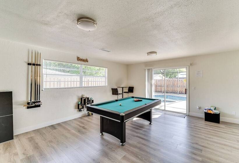 Game Room, Private Pool: South Daytona Home!