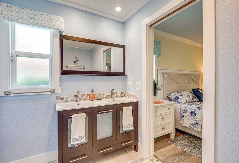 Spacious Bradenton Home W/ Pool ~ 5 Mi To Beaches