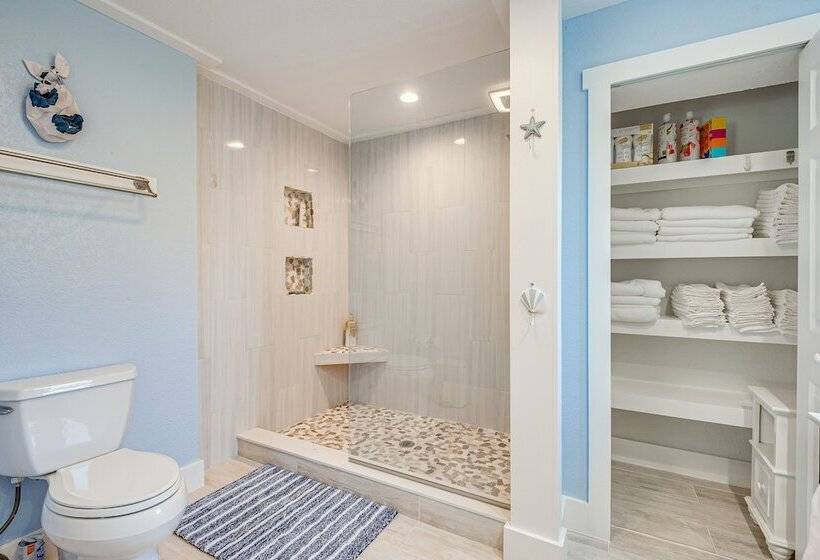 Spacious Bradenton Home W/ Pool ~ 5 Mi To Beaches