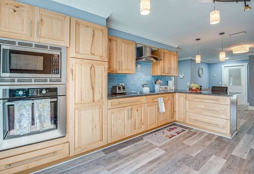 Spacious Bradenton Home W/ Pool ~ 5 Mi To Beaches