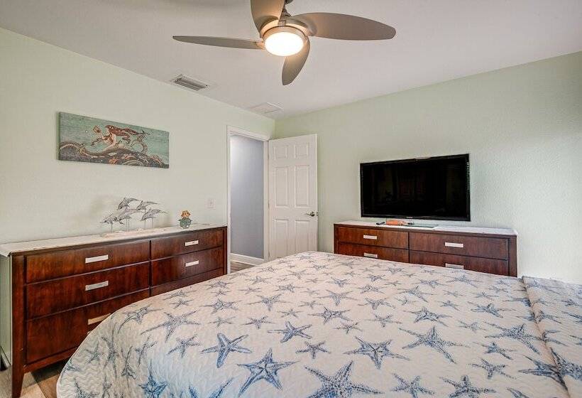 Spacious Bradenton Home W/ Pool ~ 5 Mi To Beaches