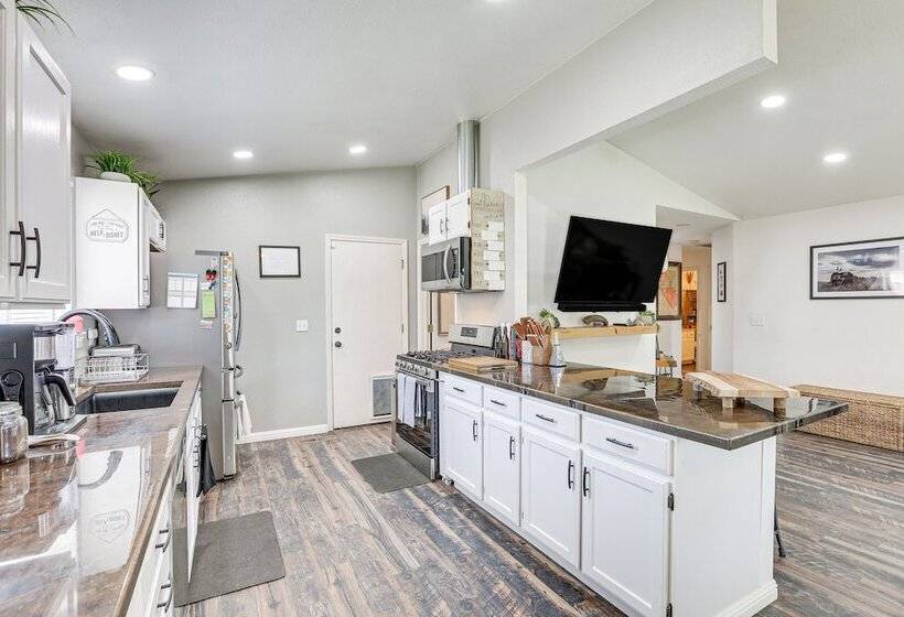 Sparks Home W/ Home Gym   Close To Casinos!