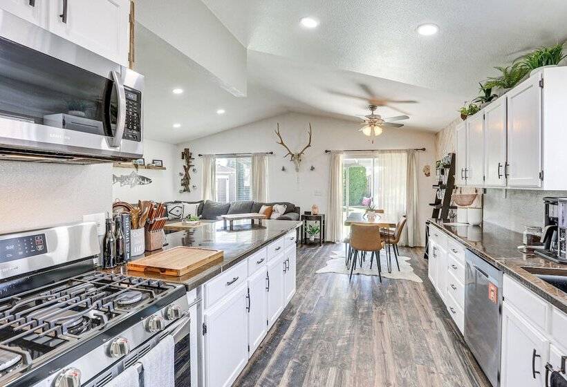 Sparks Home W/ Home Gym   Close To Casinos!