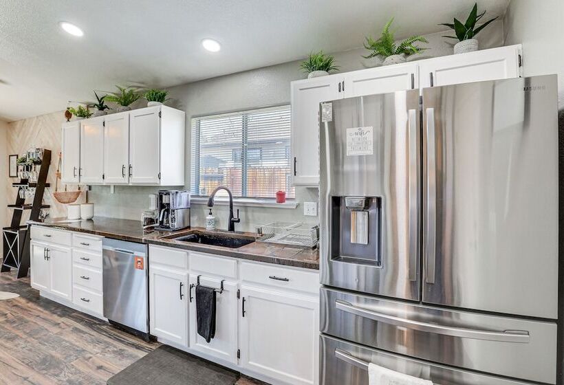 Sparks Home W/ Home Gym   Close To Casinos!