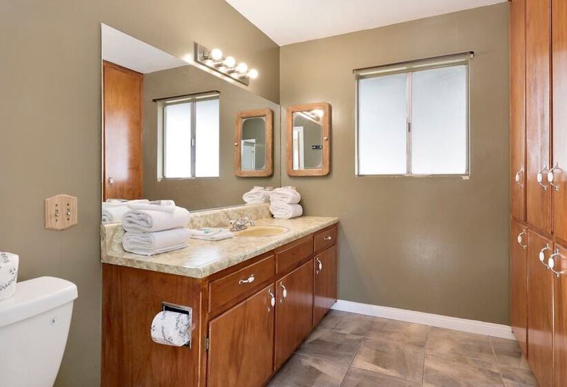 The Farmhouse Experience #1900