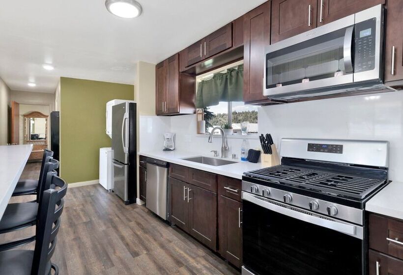 The Farmhouse Experience #1900