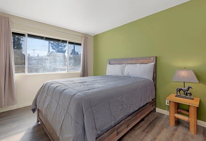 The Farmhouse Experience #1900