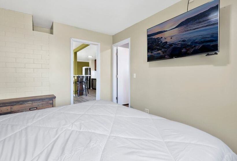 The Farmhouse Experience #1900